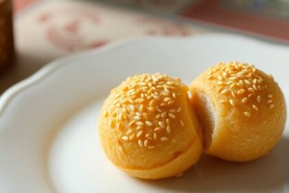 crunchy sweet chinese dessert